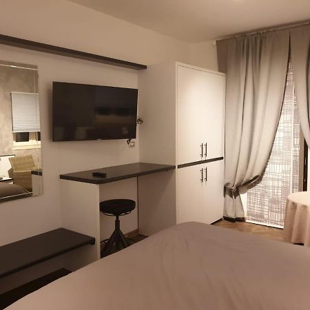 アングリ Residenza Carlucciアパートホテル エクステリア 写真