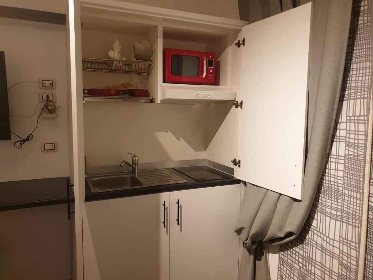 アングリ Residenza Carlucciアパートホテル エクステリア 写真