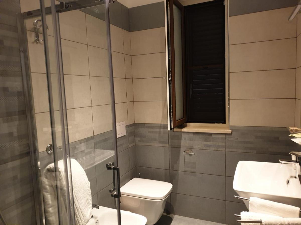 アングリ Residenza Carlucciアパートホテル エクステリア 写真
